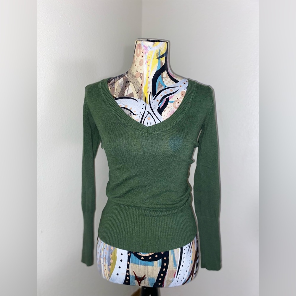Y2K Light weight knitted long sleeve. Size: S. 
Elena Gilbert vibes.